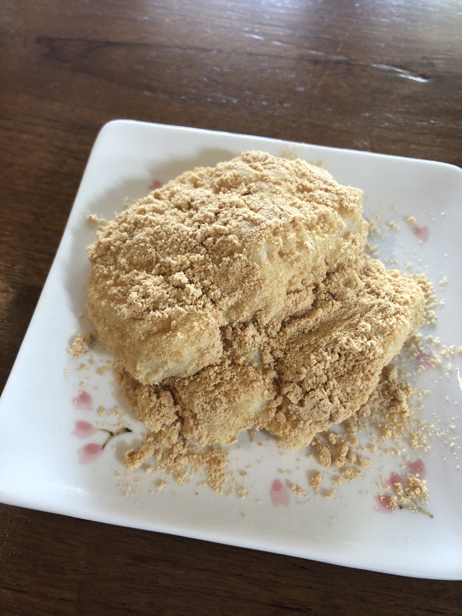 Yuu3 今日のダイエットおやつは豆腐で作った きなこ餅 豆腐 150g ラカント 15g 片栗粉 40g 豆腐を滑らかになるまで混ぜて ラカント片栗粉を入れてさらに混ぜる レンジに1分半かけたらすばやく混ぜ混ぜ できあがったらきな粉にイン Yuu3 今日のダイエットおやつは豆腐で作った きなこ餅 豆腐 150g ラカント 15g 片栗粉 40g 豆腐を滑らかになるまで混ぜて ラカント片栗粉を入れてさらに混ぜる レンジに1分半かけたらすばやく混ぜ混ぜ できあがったらきな粉にイン