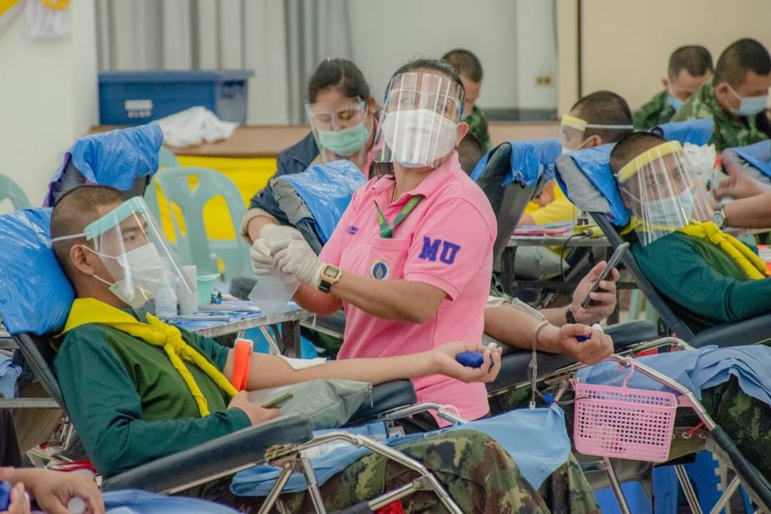 2idpr's tweet image. ม.พัน.30 พล.ร.2 รอ. ิร่วมบริจาคโลหิต กับหน่วยออกรับบริจาคโลหิต รพ.ศิริราช  เพื่อช่วยแก้ปัญหาการขาดแคลนปริมาณโลหิตสำรอง เนื่องจากสถานการณ์การแพร่ระบาดของเชื้อไวรัสโคโรนา 2019 (COVID – 19)  ณ  อาคารพรหมโยธี  พล.ร.2 รอ.  ต.บ้านพระ อ.เมือง จ.ปราจีบุรี โลหิตที่บริจาค จำนวน 9,000 CC.