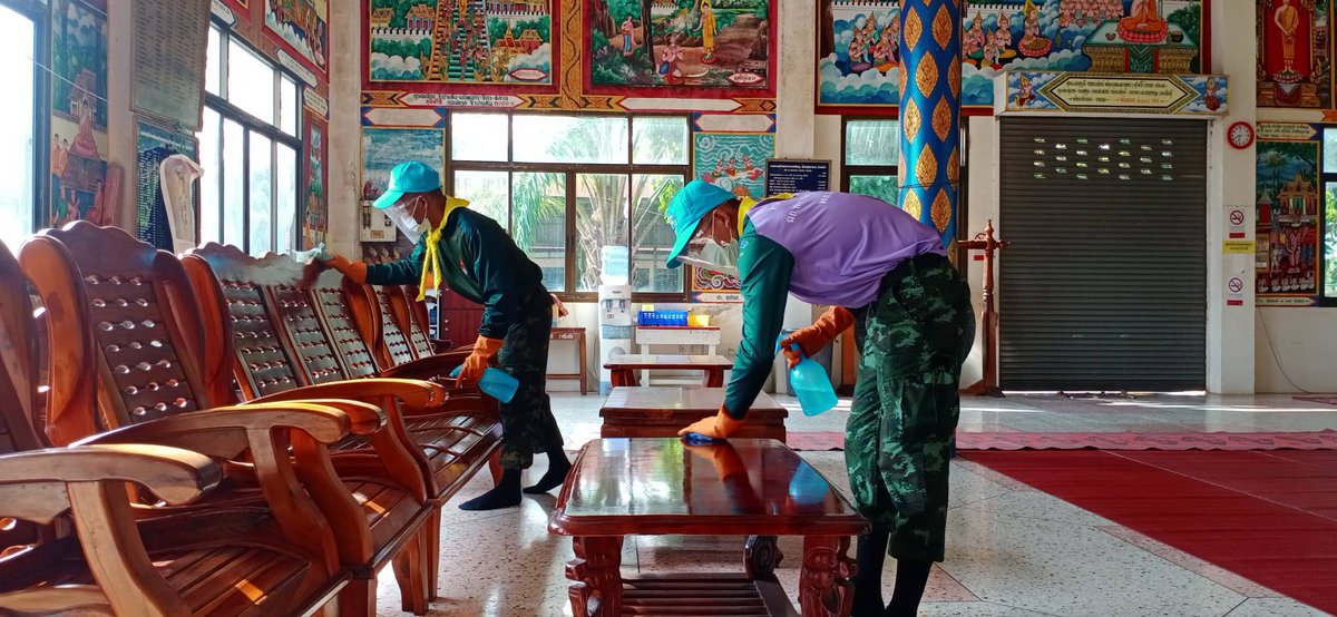 2idpr's tweet image. กองร้อยจิตอาสา ร.2 พัน.3 รอ.   ดำเนินกิจกรรมจิตอาสา " เราทำความดี เพื่อชาติ ศาสน์ กษัตริย์ "  โดยใช้น้ำยาฆ่าเชื้อทำความสะอาดเช็ดถูพื้นผิวศาลาและทำการฉีดพ่นเพื่อป้องกันการแพร่ระบาดของเชื้อโรคไวรัสโคโรนา(COVID19 ณ. วัดเวฬุวนาราม  หมู่ที่ 17 ต.เมืองเก่า  อ.กบินทร์บุรี จว.ปราจีนบุรี