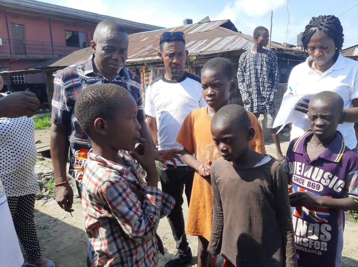 LightrayM's tweet image. I cannot thank Warri People enough!! #givebacktosociety
Here are I am as #QueenMother with my Mega Chief Izeh, Onos B &amp;amp; Anu Radio Barbie with my MEGA FM Crew joined by other Chiefs: Gilbert, Eruo, Gidigba, Onajite, Amino, E.K Fashion &amp;amp; many others in Warrii