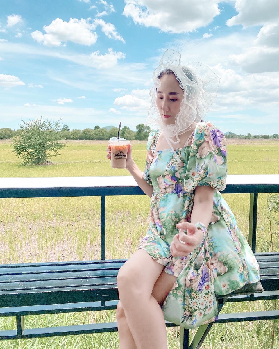 bosanth's tweet image. จิบกาแฟ ดูทุ่งนา ความสุขเรา ในยุคโควิด 🤣 #ความสุข #กาแฟ