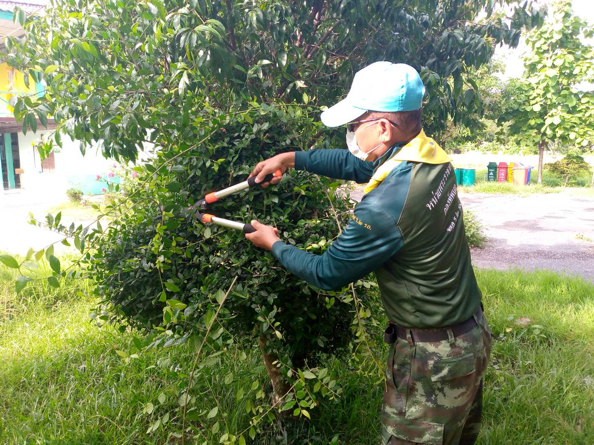 2idpr's tweet image. ป.2 พัน.102  จัดกำลังพลชุดจิตอาสาฯ  ร่วมกับบุคลากรครูและผู้บริหารฯ โรงเรียนชุมชนวัดศรีนาวา 4​ ท่าน​ ทำกิจกรรมจิตอาสาปรับปรุงภูมิทัศน์ เพื่อเตรียมความพร้อม ก่อน โรงเรียนจะเปิดเทอม ณ. โรงเรียนชุมชนวัดศรีนาวา ม.​2 ต.ศรีนาวา อ.เมืองฯ จว.นครนายก