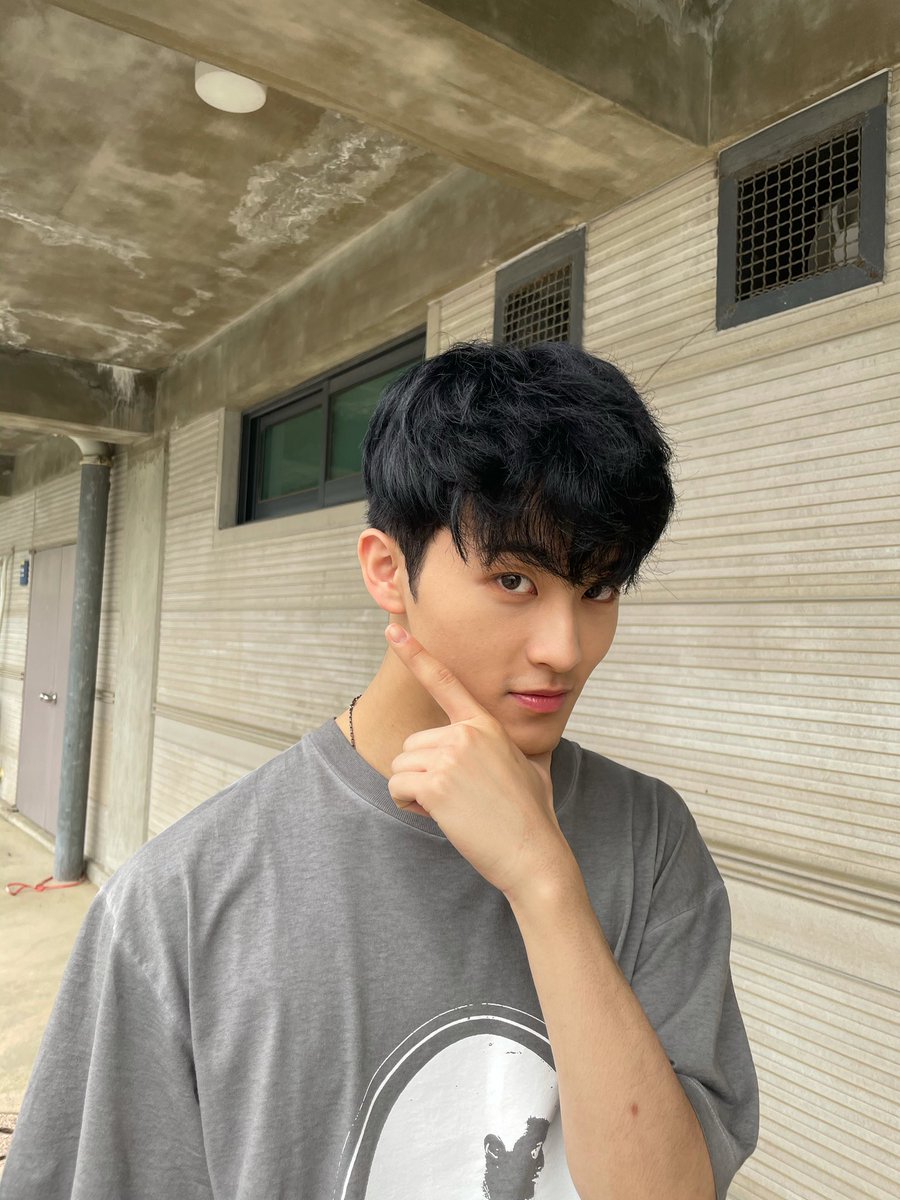 mark lee black hair ?!#(@!?/!