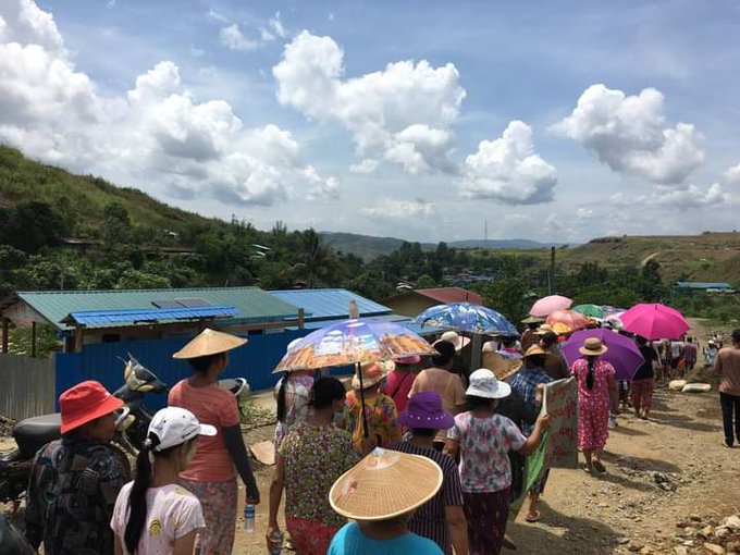 Multi-Ethnic Main Strike of #Phakant marched against military dictatorship. #DeclineSACEdu #May25Coup #WhatsHappeningInMyanmar<a href="/tag/phakant"class="tags">#Phakant</a><a href="/tag/may25coup"class="tags"><span>#may25coup</span></a><a href="/tag/whatshappeninginmyanmar"class="tags"><span>#whatshappeninginmyanmar</span></a><a href="/tag/declines"class="tags"><span>#declines</span></a>