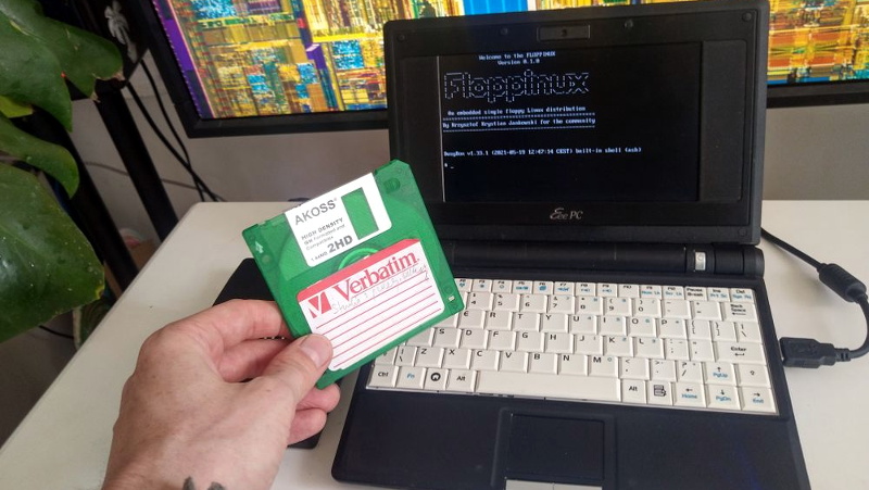 gzunigah's tweet image. Running Modern Linux from a Single Floppy Disk bit.ly/2T63KoP #LinuxHacks #SoftwareDevelopment #35floppydisk