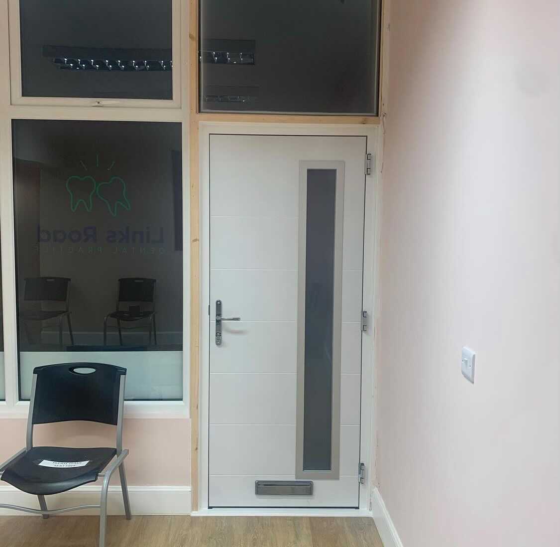 Virtuoso doors are the perfect option for your business! With the Virtuoso seal of approval, your door has passed our rigorous quality testing at every stage of the manufacturing process, so you can rest easy knowing you're getting the most from your door. 📷 <a href="/CityGlass_Edin/">City Glass</a>