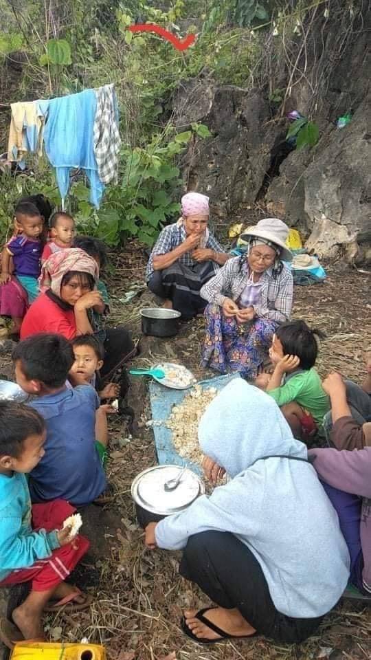 People in Demoso have to flee because of the attack by SAC military. The terrorists are raiding houses, oppressing unarmed civilians in possible ways. #May25Coup  #WhatsHappeningInMyanmar