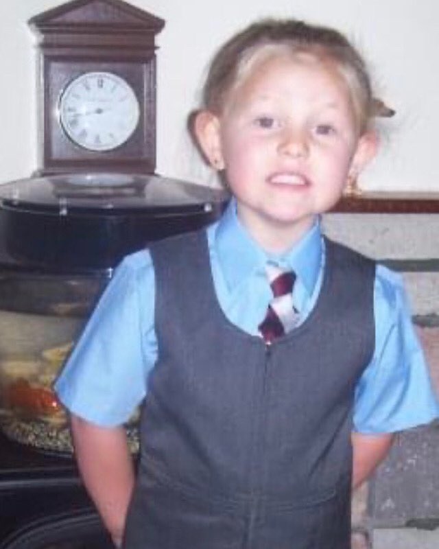 leemonroel's tweet photo. This is Emily’s first day at school - Ysgol Gymraeg Brynmawr and her first school photo with her big brother Ryan. 

This Friday is her last day at school😬 Where’s the time gone. X https://t.co/4ipPGVd6NL