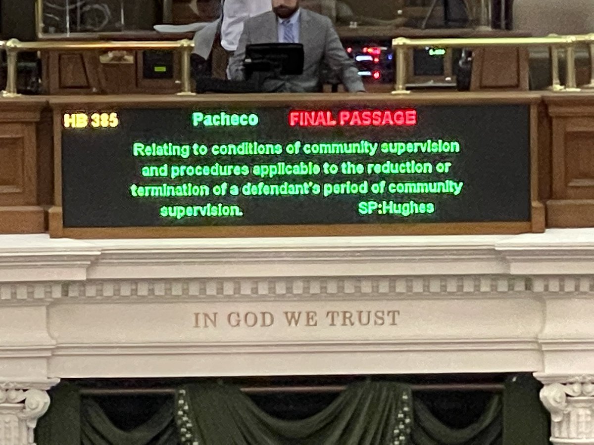 shaefaz's tweet photo. The ayes have it! Our team advanced two bills #SB957, helps crime survivors better access services &amp; #HB385 which makes probation safer and more effective. Met some great people in both systems who we’ll continue to work with. @SafeandJustUSA TX State Dir @terracj1 is a ⭐️ 💪🏽 https://t.co/OLxVFoOSpH