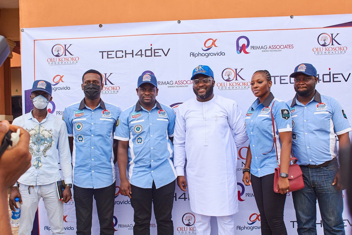 okfoundation3's tweet photo. To accelerate rural development through digitalisation in Badagry, we need to strengthen transport structure  especially the waterways for easy access of participants and youths into the digital centre, we are happy to recognise the support  of @talktolaswa under the brillant https://t.co/sVaZsxGNX8