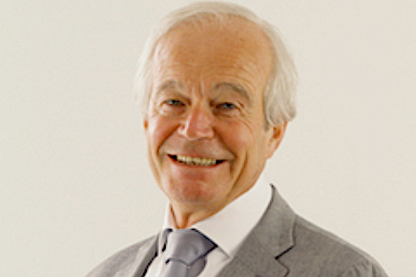 Le PDG @VivaltoSante Daniel Caille quittera d'ici fin 2021 la direction générale du groupe, pour la confier aux deux actuels directeurs généraux adjoints, Emmanuel Prin &amp; Emmanuel de Geuser. Il gardera néanmoins ses fonctions de président <a href="/CordierCaroline/">Caroline Cordier</a> hospimedia.fr/actualite/nomi…