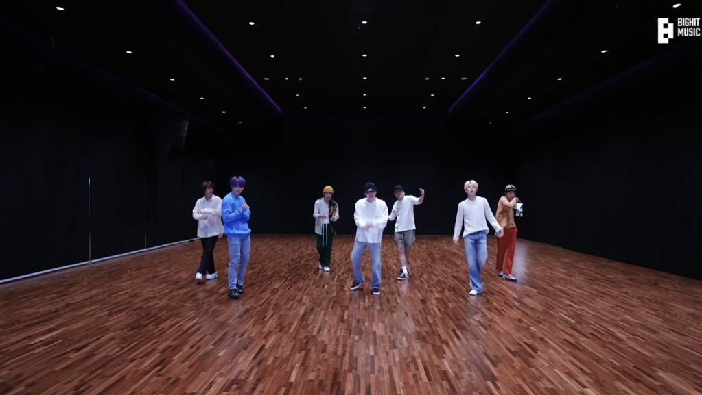 jeonpeem's tweet photo. ห้องซ้อมสมัย            ห้องซ้อมตอน
No more dream        Butter https://t.co/hRIOxD2pwq