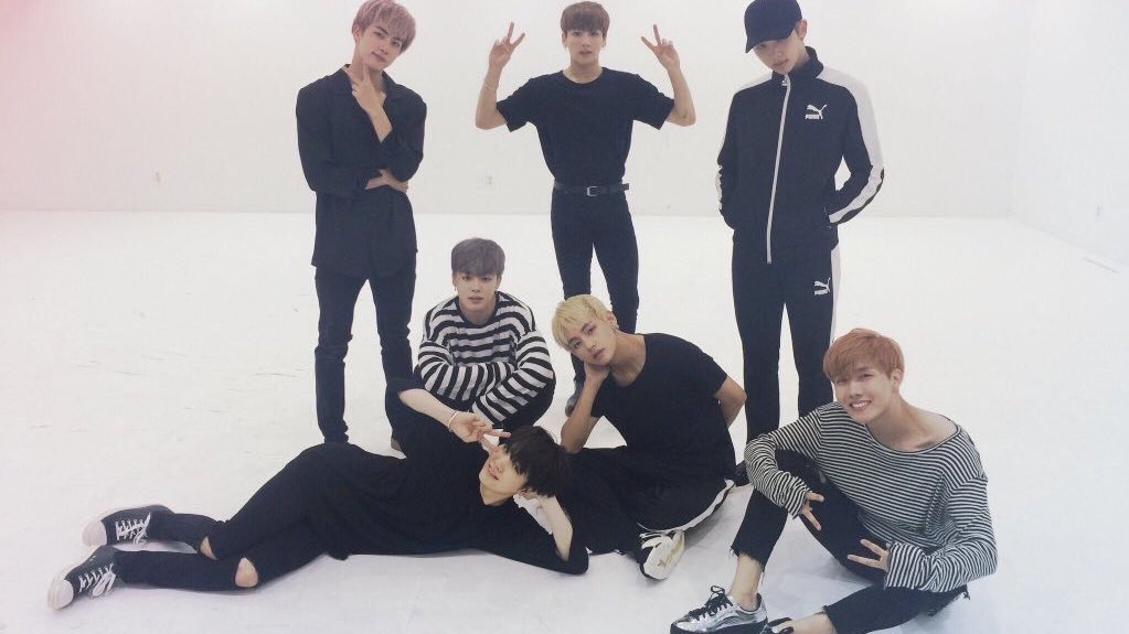 dreamjeons's tweet photo. @bts_bighit @blackxagustd it’s not a perfect dance practice picture if yoongi isn’t laying on the floor https://t.co/JfMsht8Oul