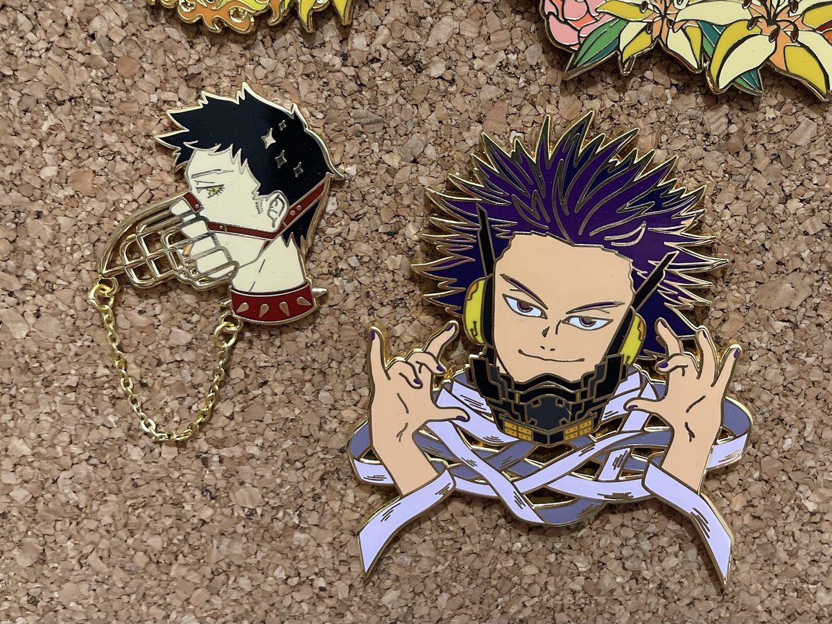 Can finally post this!! Since I had to unearth a lot of stuff til now because of the move 😂

Thanks for having me, <a href="/BadRitualZine/">Bad Ritual: A NSFW BNHA Villain Zine @ FINISHED</a>  🖤🖤🖤

The Muzzlehaul pin is on my display board already hehe and preorders for the pin are still open 🥰🦅