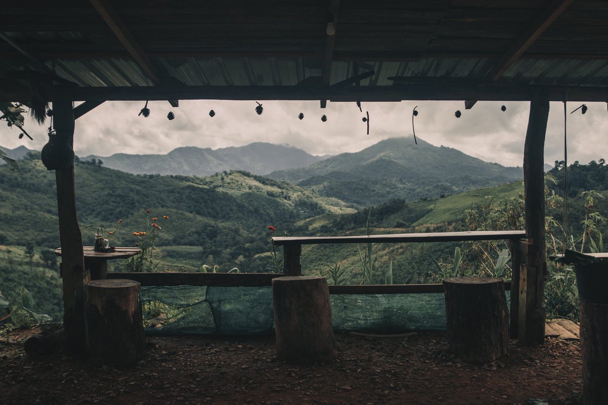 oadenn's tweet image. น่านในฤดูฝนนั้นดีที่สุดแล้ว
บ้านภูแววิว อ.ทุ่งช้าง

เป็นโฮมสเตย์หลักร้อยที่ได้ชมวิวหลักล้านจริงๆ มันคุ้มค่ากับการเดินทางมาก มองไปทางก็มีแค่ภูเขาสีเขียวเต็มไปหมด  และที่ชอบที่สุดคือ ตอนเช้าแค่เปิดหน้าต่างออกมาจากที่พักก็เจอทะเลหมอกแล้ว 

#ReviewThailand 
#Reviewnan #รีวิวน่าน