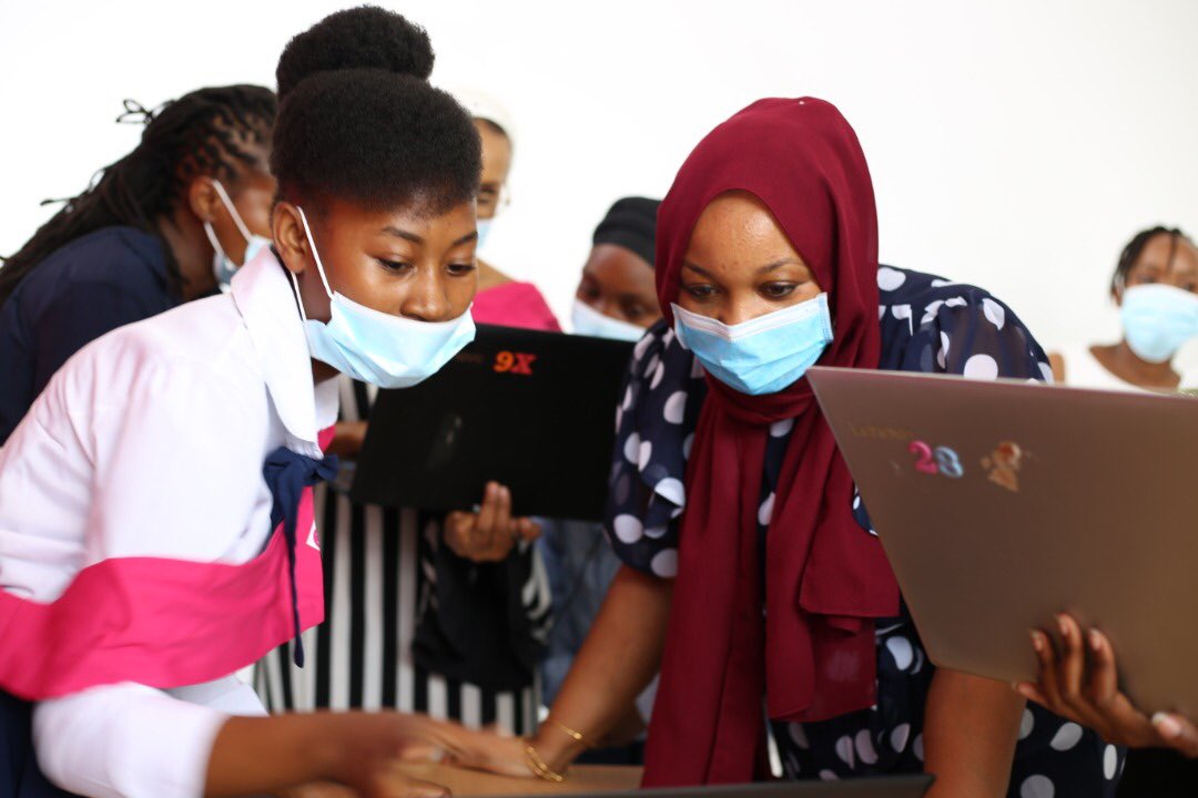 appsandgirls's tweet photo. Picture highlights from the #JoviaProgram graduation last Saturday at Apps and Girls headquarters in Dar es salaam.
The Jovia program is a six-month program of Advanced IT and Entrepreneurship training for underprivileged girls and young women. #techisfemale #girlpower https://t.co/m3Gt8LBD7N