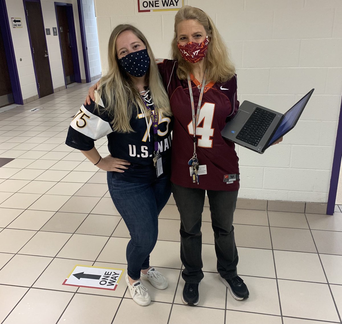 TallwoodLions's tweet photo. It’s AVID spirit week and college jersey day! Our lions have so much #AVID pride🦁 📣#TogetherweROAR https://t.co/ozcUOxsMe5