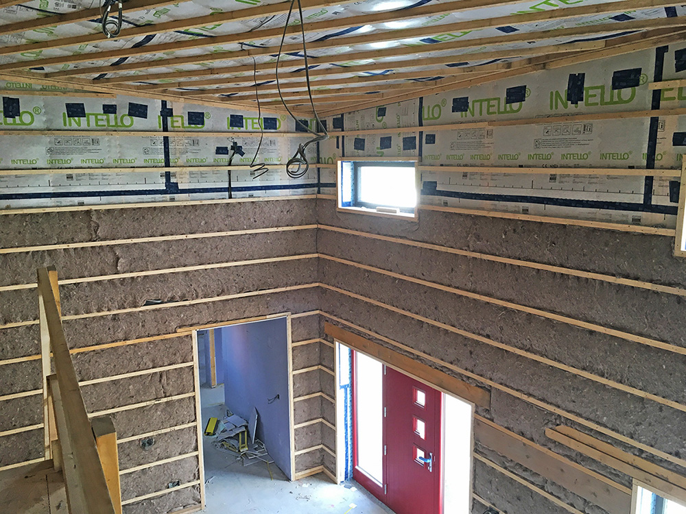 ecologicalbuild's tweet photo. A #passivhaus in the west of Ireland neatly fitted with #CosyWool natural sheep's wool #insulation. CosyWool comes in easy-to-fit rolls and causes no irritation to the skin or eyes. Available for our Irish customers only. @architectmark @thermafleeceUK
https://t.co/PmV0GOCe5X https://t.co/A0LnLWlH8u
