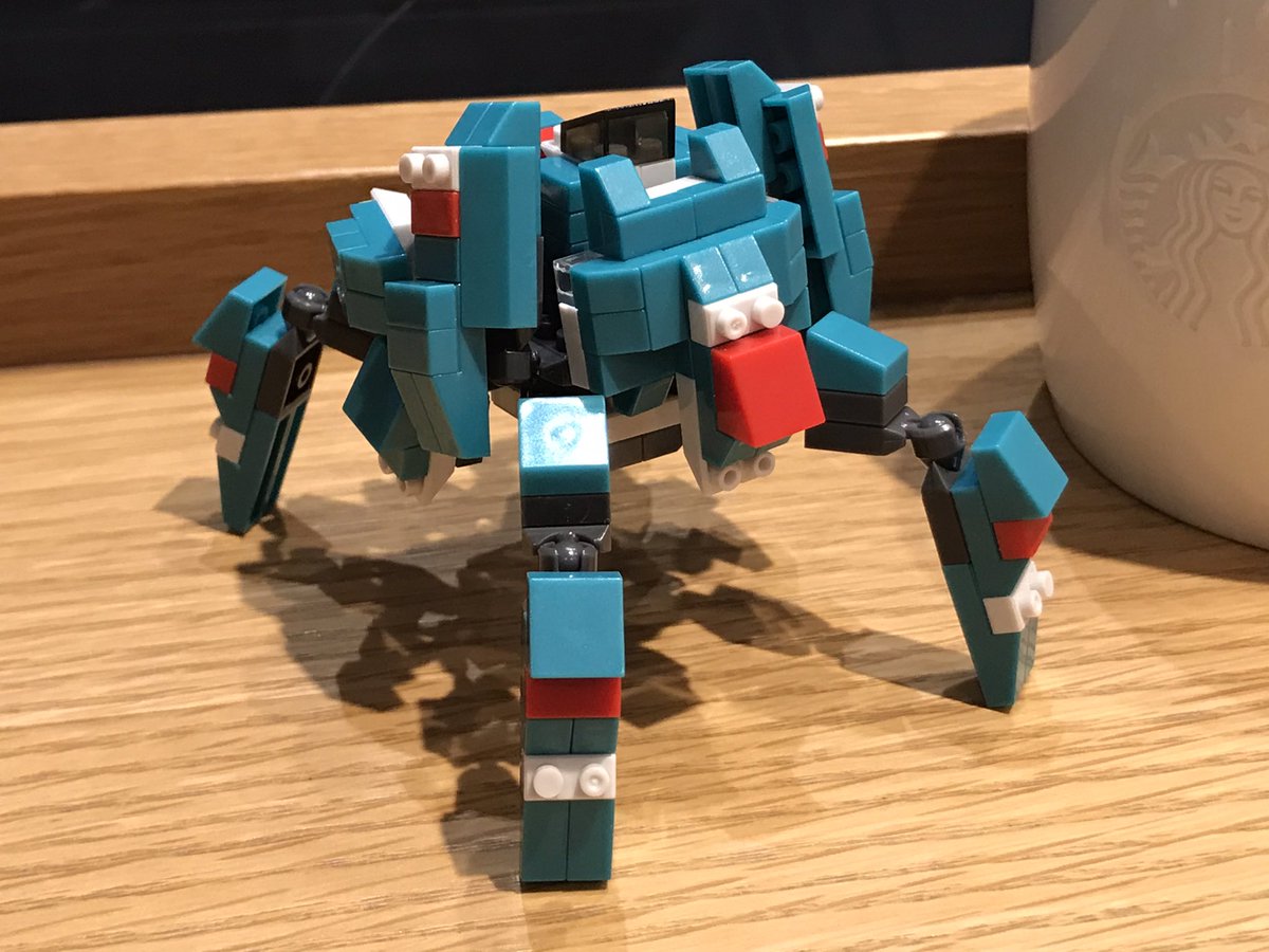 gohgoh_gohgoh's tweet image. 多脚メカ第二弾。少しデザイン変えています。ジェットとはやぶさが同色だと思っていましたが違うのですね💦はやぶさのグリーンで作りました。

#DAISO
#PETITBLOCKS
#ROBOTBUILDERS
#robot 
#ダイソー
#プチブロック
#ロボットビルダーズ
#スタバでプチブロック
