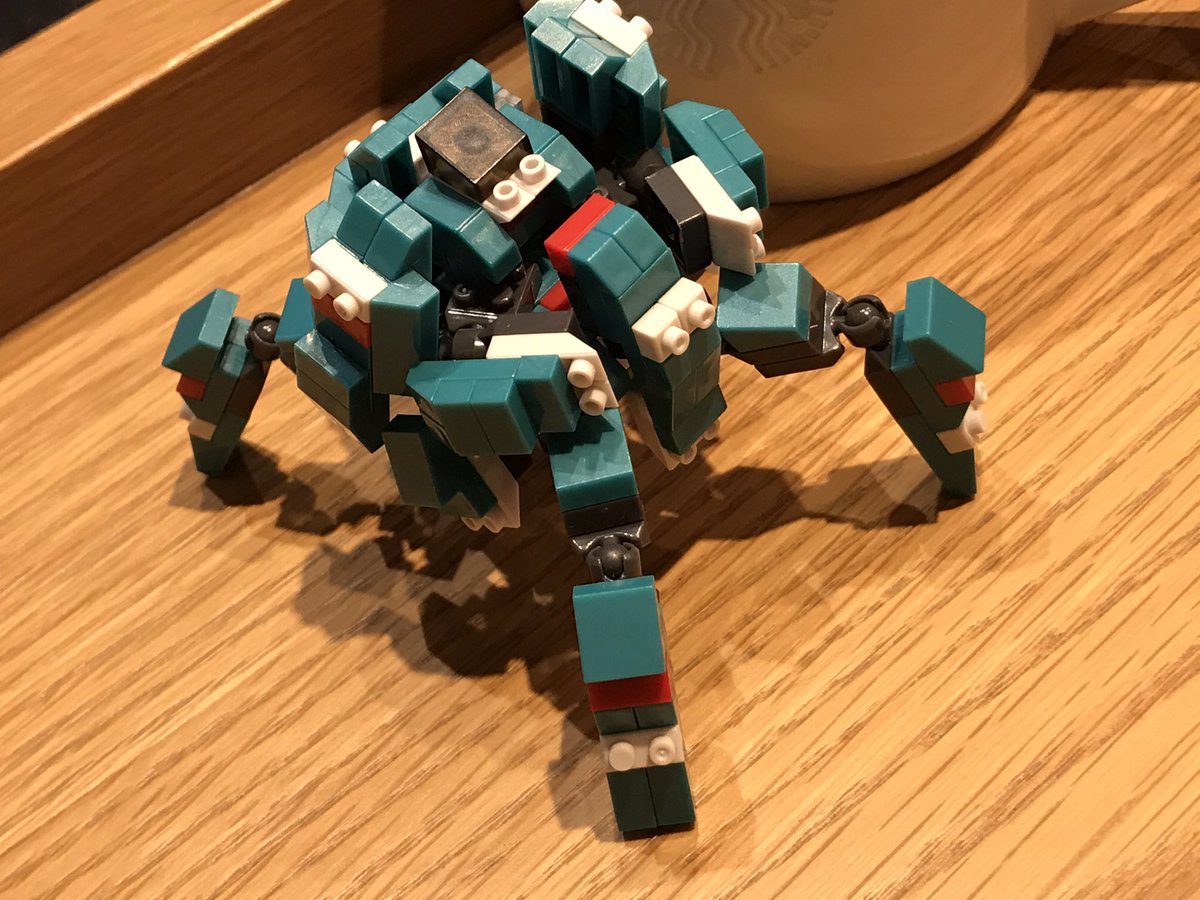 gohgoh_gohgoh's tweet image. 多脚メカ第二弾。少しデザイン変えています。ジェットとはやぶさが同色だと思っていましたが違うのですね💦はやぶさのグリーンで作りました。

#DAISO
#PETITBLOCKS
#ROBOTBUILDERS
#robot 
#ダイソー
#プチブロック
#ロボットビルダーズ
#スタバでプチブロック