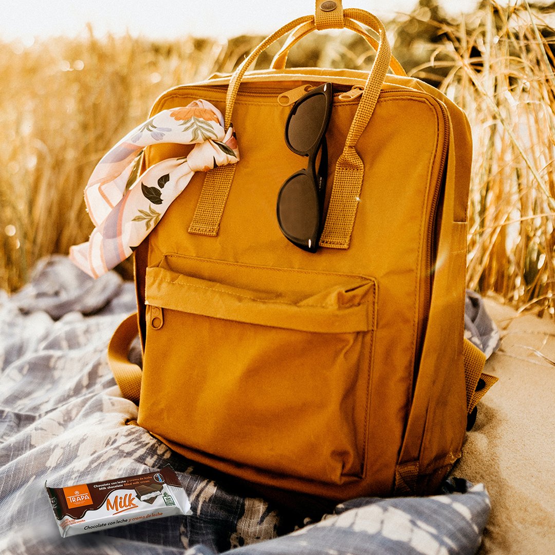 chocolatestrapa's tweet photo. Cada vez las tardes son más largas… ¿y qué mejor que cargar pilas mientras disfrutas el paisaje en compañía de tu chocolatina favorita? ☀️😍

#ChocolatesTrapa #SinGluten #SinAceiteDePalma #cacao #TrapaMilk #Chocolateconleche https://t.co/U0NW4fZ9Iq
