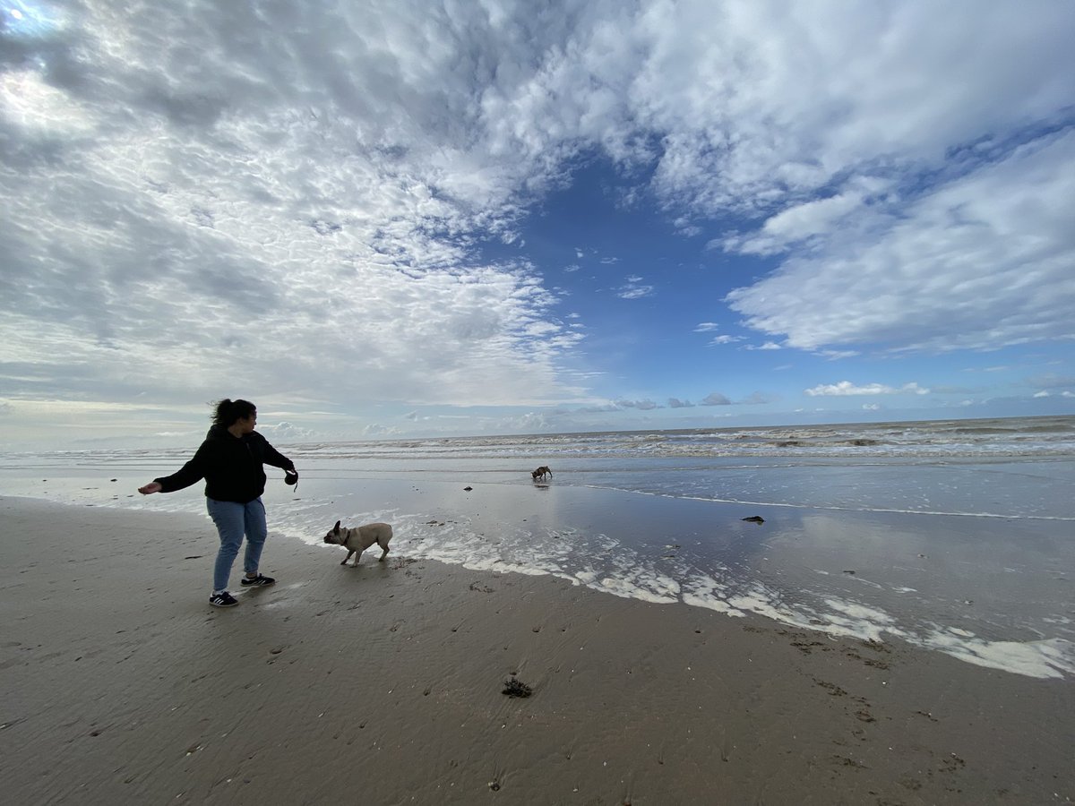 LBPerformPsych's tweet image. Early morning beach walk in Cambersands