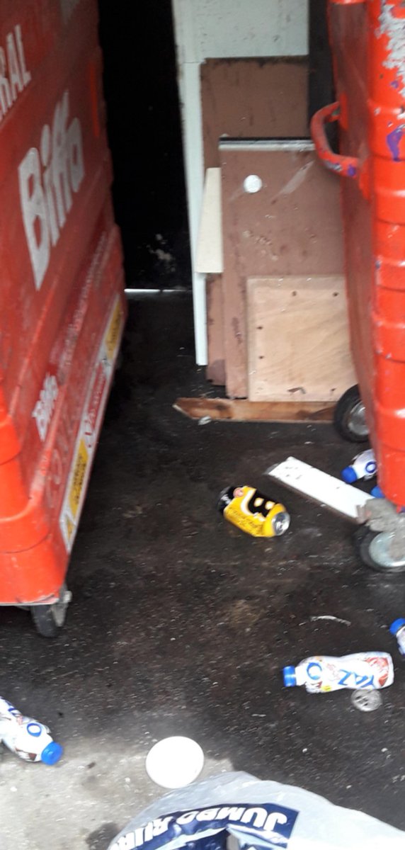 Please spread the word - do not leave used engine oil or any other hazardous waste in our boater's bin stores. Someone left used engine oil in a general waste bin. It's now going cost us and you £750 to clean the mess up. We'd rather spend the money on canal repairs. Thanks!