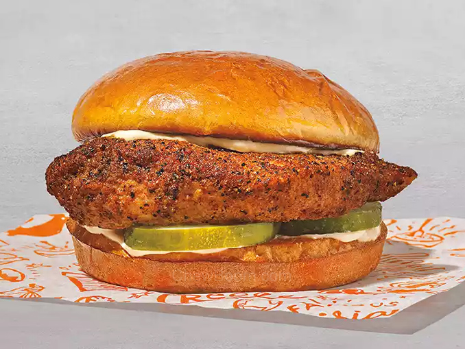 Popeyes Unveils New Blackened Chicken Sandwiches: chewboom.com/2021/05/25/pop… #chewboom