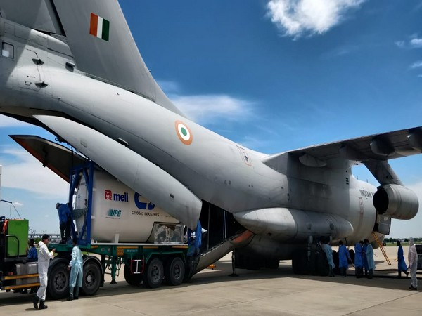 ani_digital's tweet photo. IAF swiftly moved 11K oxygen concentrators, 2950 ventilators received from abroad within country to fight COVID-19

Read @ANI Story | https://t.co/bZBbu4F7JB https://t.co/zxPk1QDmx1