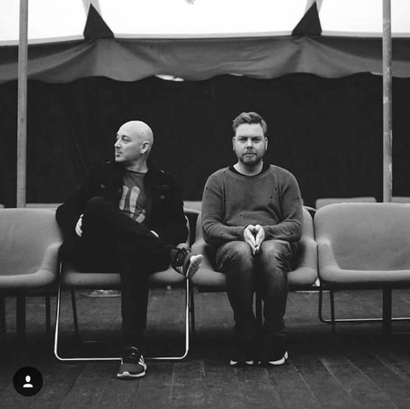 This is one of our favourite pics of <a href="/RossLearmonth/">Ross Learmonth</a>  and <a href="/dirkbisschoff/">Dirk Bisschoff</a> . 🔥🤘
Tell us what they'd be called if they had to start a two-piece band with this as their album cover 👇 😜