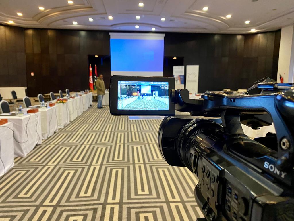 comuni_anci's tweet photo. Il presidente del consiglio nazionale di #Anci @enzobianco_  vola a #Tripoli per discutere con il #MoLG sullo sviluppo delle municipalità libiche e proseguire con le attività di #cooperazione. 

✅ https://t.co/in7O0FhY8h

#missioneTripoli #MoLG #CCMCE #comuniitaliani https://t.co/MPWCj1Znsj