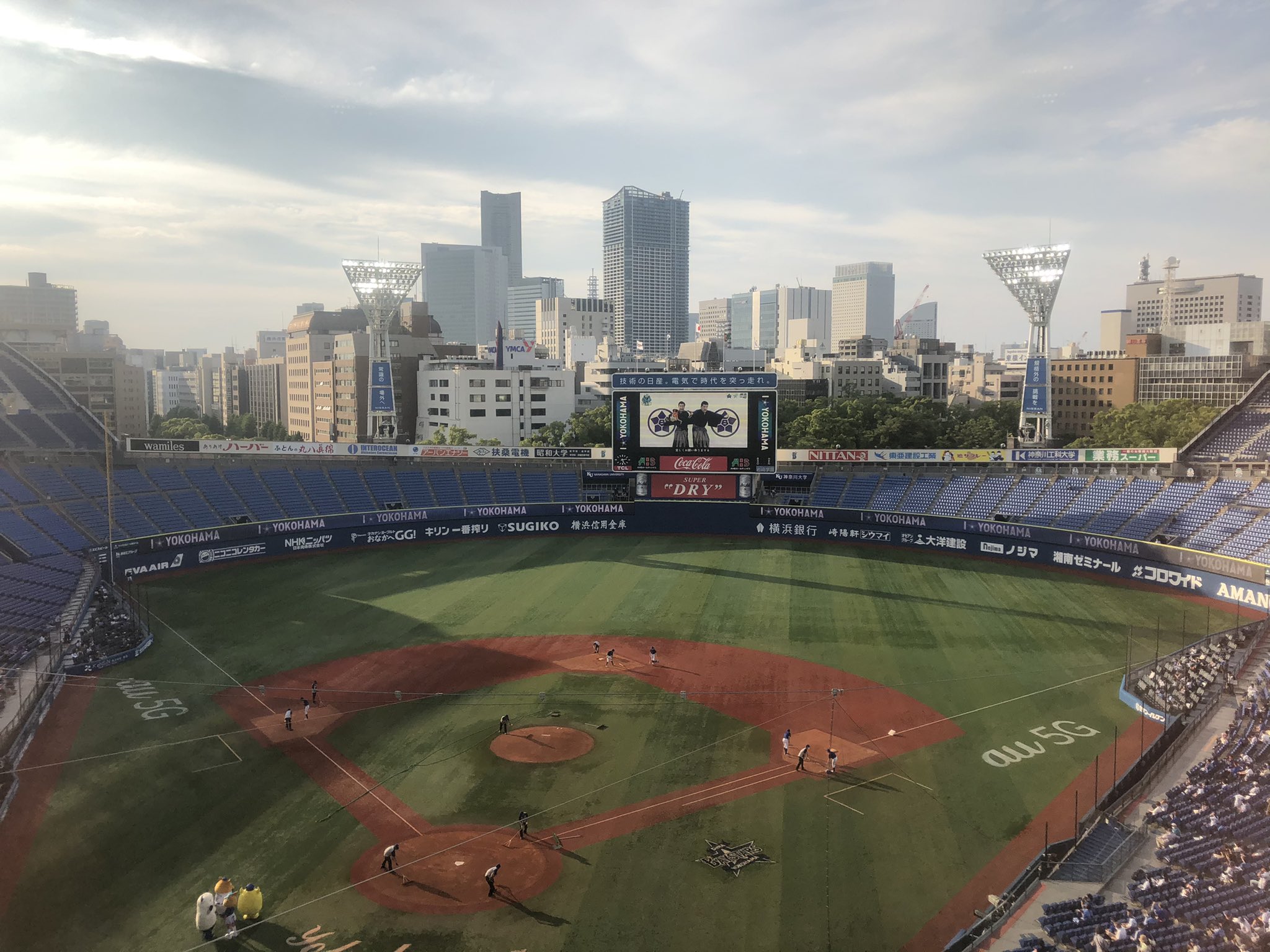 55 みんなのプロ野球 ニッポン放送 ショウアップナイター 公式 Dena オリックス 横浜スタジアムは間もなく試合開始 ベイスターズの交流戦tシャツが配布されました 2年ぶり Baystars Bs21 ショウアップナイター T Co Ruwc5b2xss