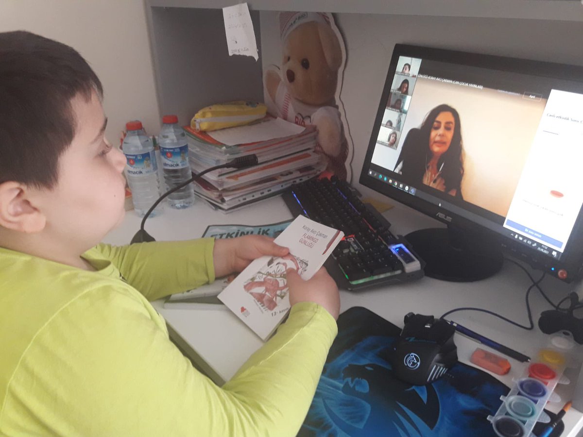 İTÜ ETA VAKFI DOĞA KOLEJİ çalışkan arıları kitap okumayı çok seviyor. Öğrencilerimiz Sayın Koray Avcı Çakman ile Filamingo Günlüğü kitabının söyleşisinde buluştular. Yazarımıza teşekkür ediyoruz. 📚🌸💐 <a href="/DogaOkullari/">Doğa Koleji</a> <a href="/GuldenOnat/">Gülden ONAT</a> <a href="/balta1980/">mustafa</a> <a href="/KvancBarlas/">Kıvanç Barlas 🇹🇷</a>