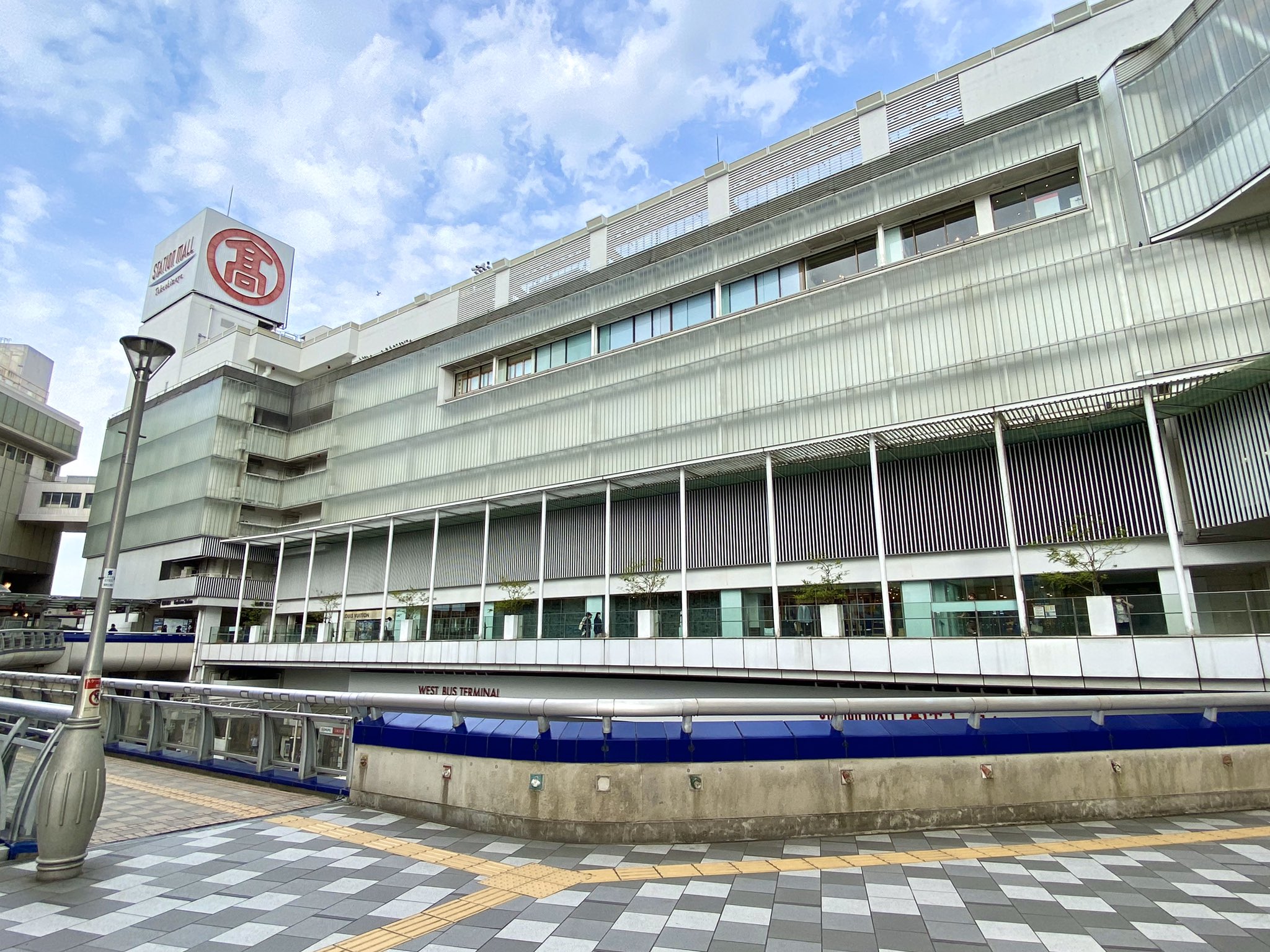 ひみ 柏に来るのは今年2月に初めて来て以来たったの3ヶ月ぶりだけど流石 千葉の渋谷 と称されるだけあって都会やな てか東武野田線のこと東武アーバンパークラインって呼んでる人0人説 Twitter