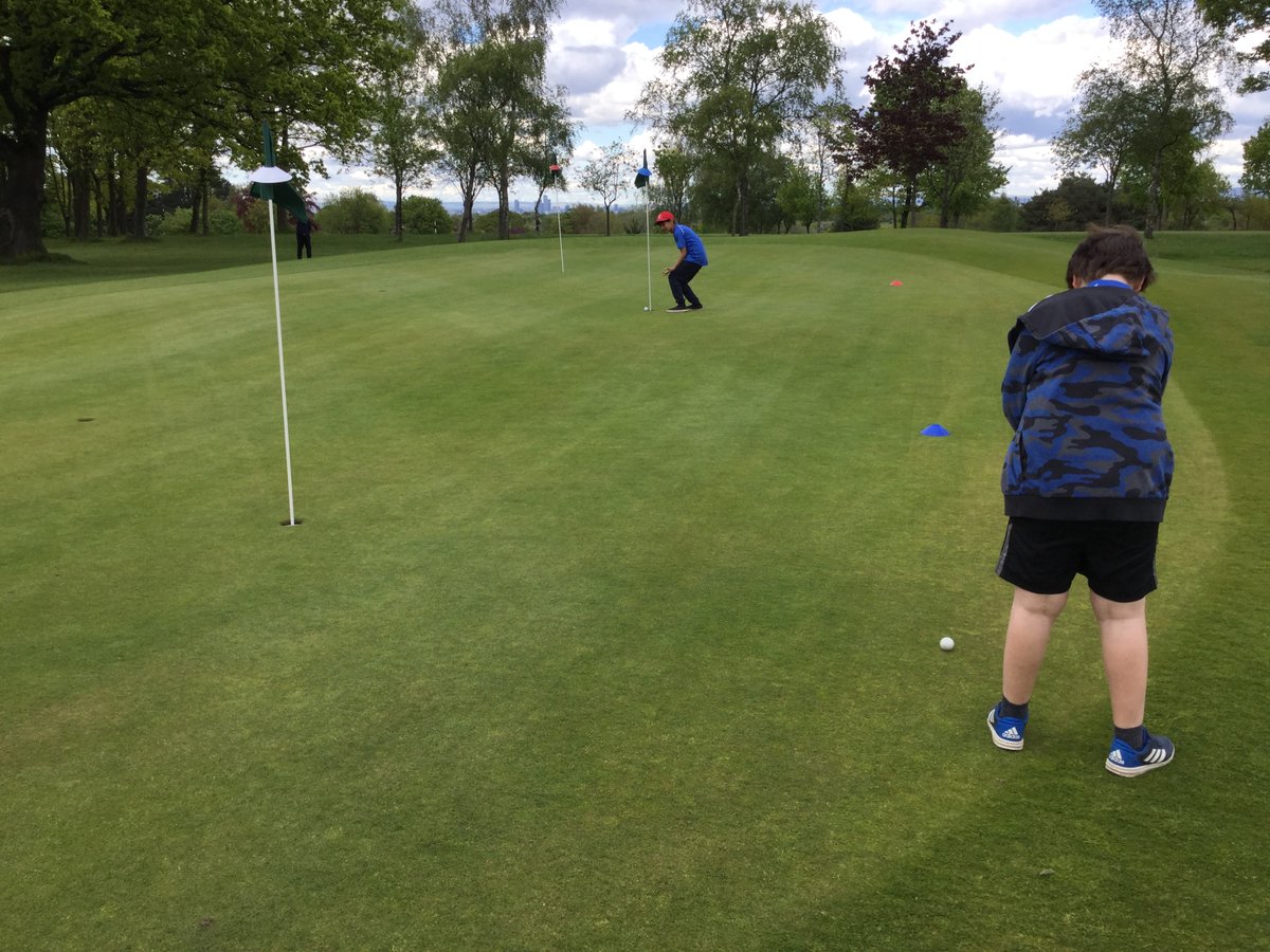 Our Year  5  golfers  got the chance to go up to Ringway Golf Club to test out their skills on the greens! They had a great time 😀 Thanks  <a href="/RingwayGolfClub/">Ringway Golf Club</a>
