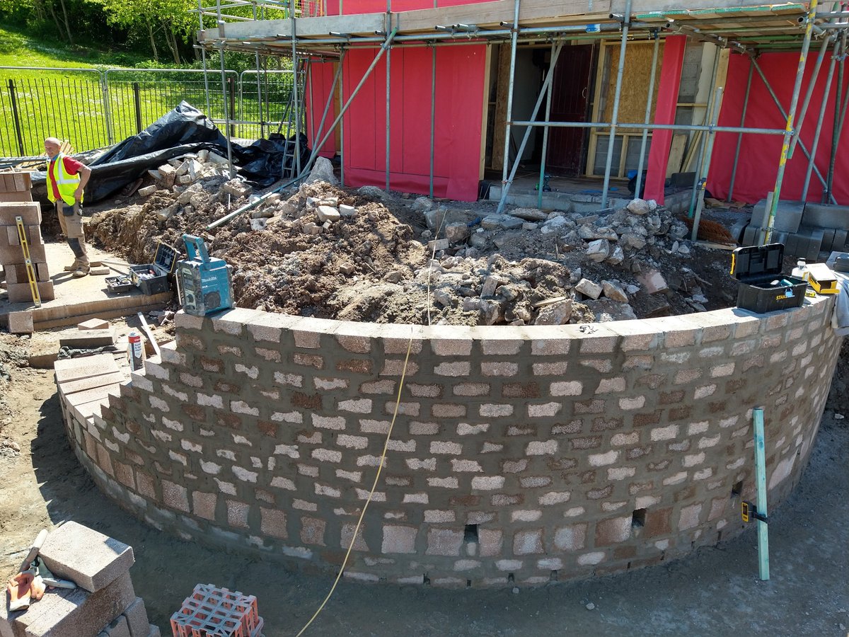 Amazing what #archaeology can do!  We ❤️ the rising #IronAge roundhouse feature of  #HiddenHillfort Heritage Centre! A new landmark for the future made possible by and for an amazing community. All through partnership thanks to @elycaerau  <a href="/CAERHeritage/">CAER Heritage</a> <a href="/HeritageFundCYM/">Cronfa Treftadaeth y Loteri Genedlaethol</a> ⛏️👏