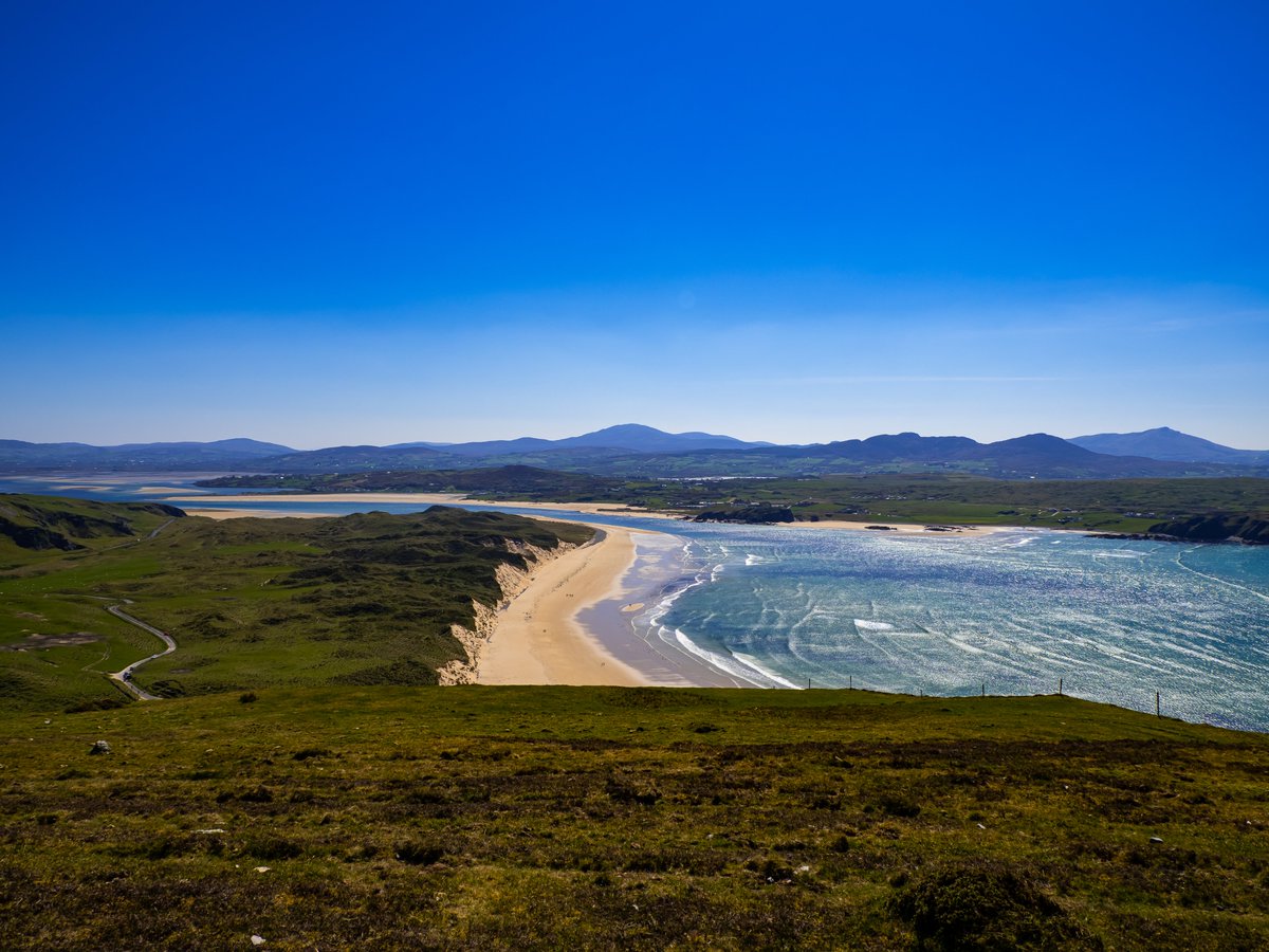 Visit_Inishowen's tweet photo. The beautiful Five Fingers Strand in all its glory. You will find some of the highest sand dunes in Europe here and amazing views out to the North Atlantic 😍☀️  

📍Knockamany Bens
📷Go Visit Inishowen https://t.co/tRDN2twBVN