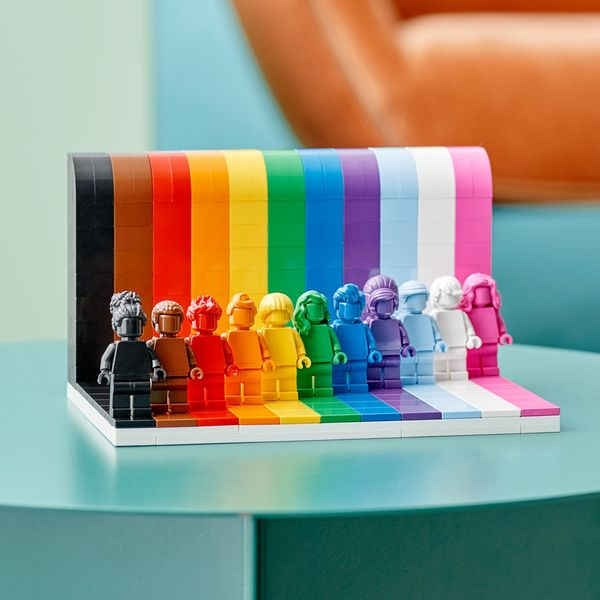 artofth's tweet photo. [Art of Daily]
EVERYONE IS AWESOME! by LEGO

LEGO ได้แสดงจุดยืนร่วมสนับสนุนความหลากหลายของชาว LGBTQ+ โดยการออกเลโก้เซ็ทพิเศษเพื่อสนับสนุน Pride Month 

#ARTof #ARTofDaily #ARTofProduct #LEGO #Pridemonth #LGBTQPlus https://t.co/redTGHDmoi