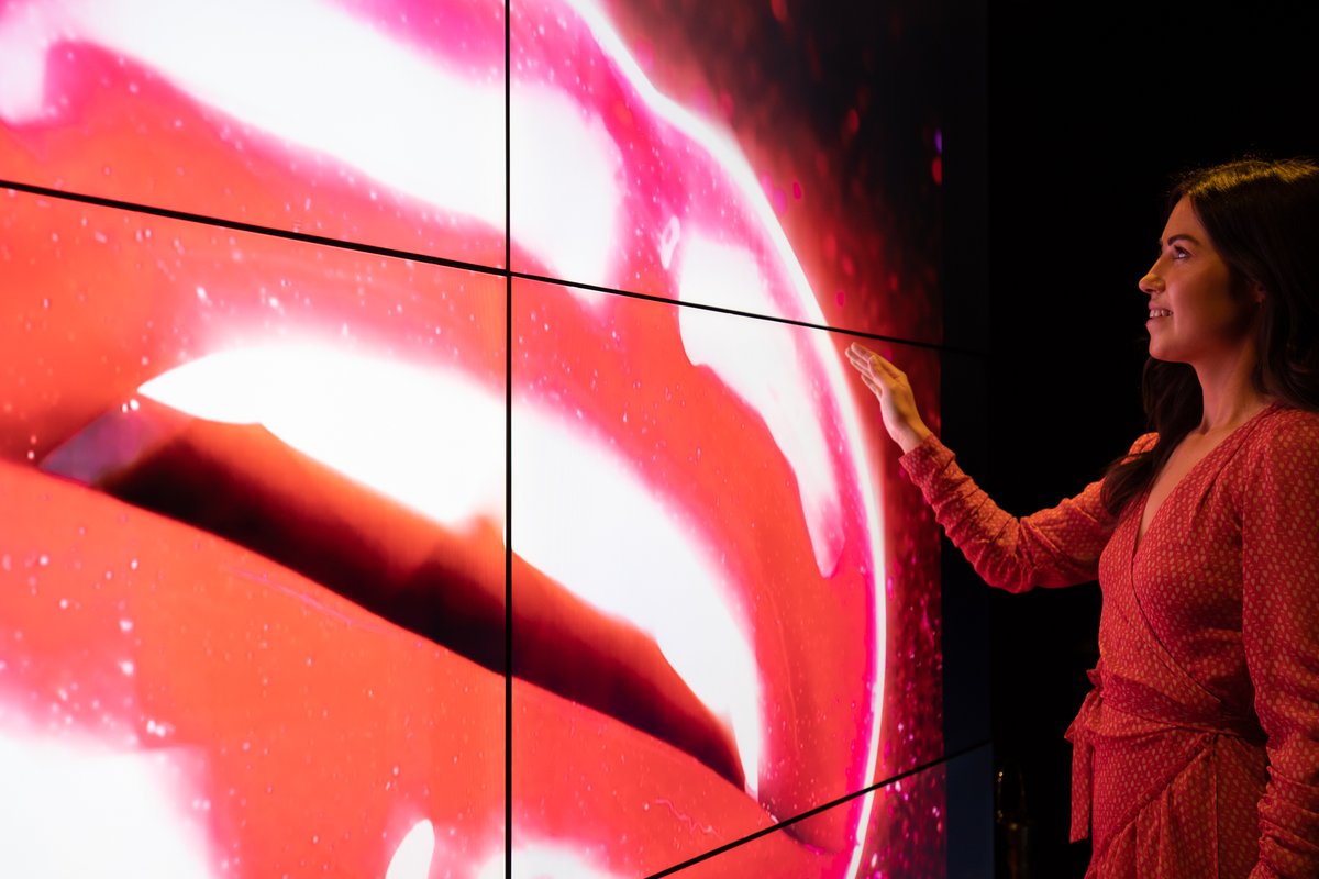 tigerhearttech's tweet photo. Our @sarapopeartist #NFT #artwork #SUPERNOVA is live in #London at the @southplacehotel till the end of August. Please contact @LifeLastingPR for more info #sarapopeartist #ArtCarBootFair2021 #ArtCarBootFair #lips #digitallips #digitalart #exhibitions #SouthPlaceHotel #art #tech https://t.co/VYCozx07sg