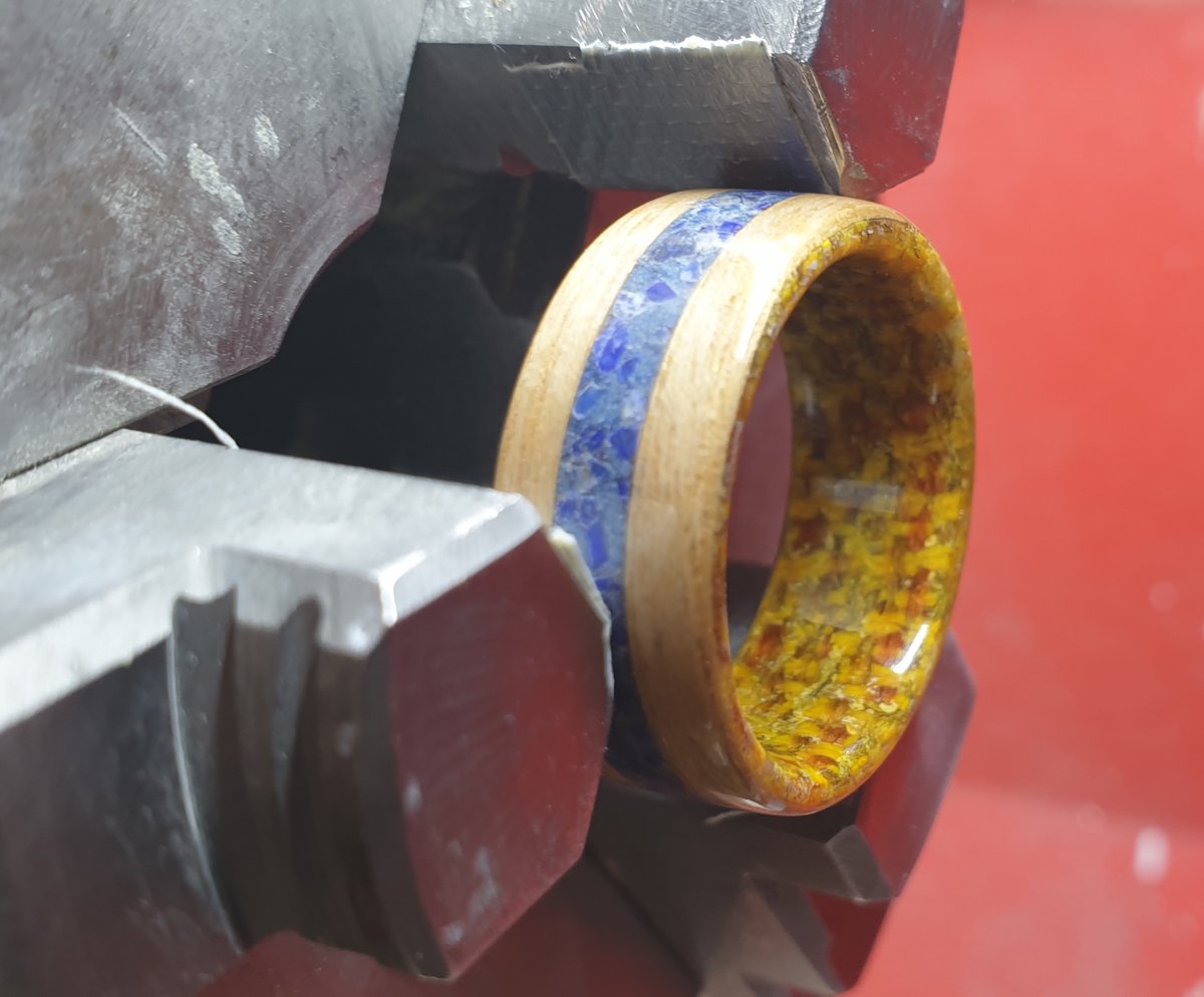 FeniksRings's tweet photo. working with a new liner material for my rings. this material gives a nice look on the inside. #handmade #rings #love #couplesring #weddingring #cremationring https://t.co/DyFC1z5Phk