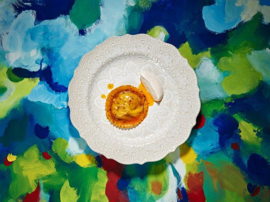 . <a href="/lorenzocogo/">Lorenzo Cogo</a> il 25 e 26 maggio a Milano con un menu che fa incontrare due identità gastronomiche
Dopo essersi affermato con la sua creatività, è tornato a lavorare anche nella trattoria di famiglia. Ci racconta i quattro piatti che presenterà all'Hub 
identitagolose.it/sito/it/413/28…