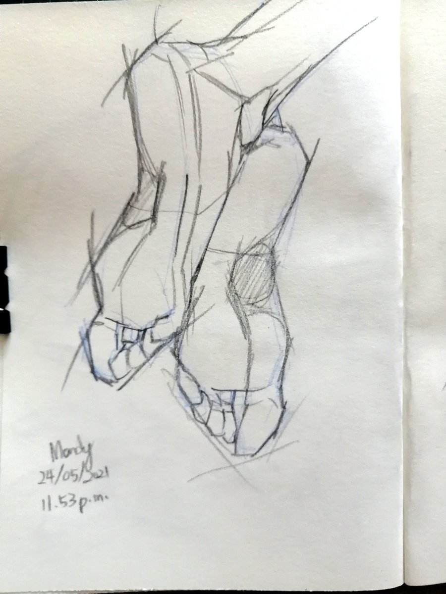 tangyuannn__'s tweet photo. Today practice quick sketch
hand and foot and muscle study
#sketch #handdrawing #footdrawing #drawing #musclestudy #illustration #illustogram #illustrator #illustrationartists #Illustrations #イラスト #イラストグラム #イラストレーター #創作イラスト #イラスト好きな人と繋がりたい https://t.co/uAEkYIqX3b