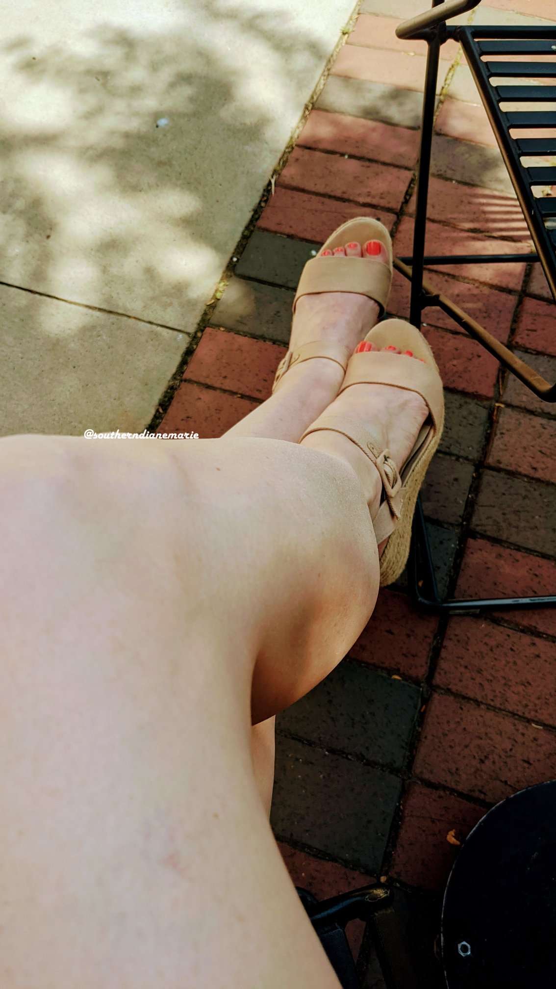 Southern belle flaunting her assets