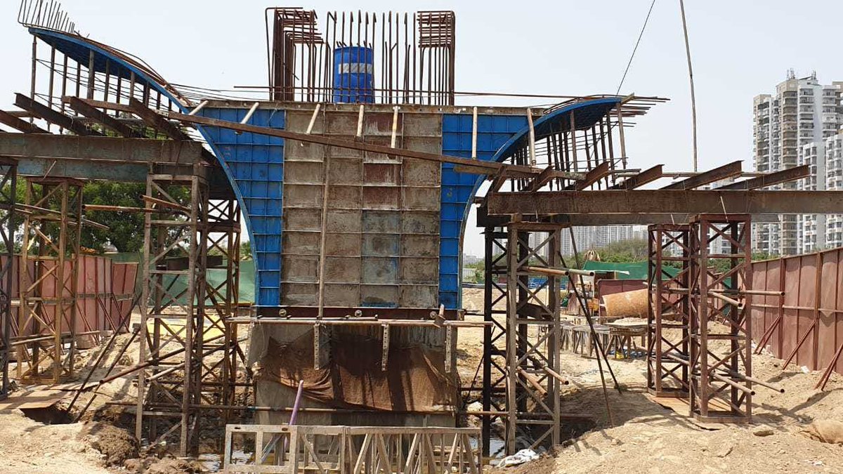 CeoNoida's tweet photo. .@noida_authority has completed the piling work and half pilecap work of Parthala Signature Bridge. The work is as per schedule. 

It will improve connectivity between Kalindi Kunj to Greater Noida, thereby reducing travel time and provide convenience to citizen.

#NoidaAtWork https://t.co/8St6Ti71mJ