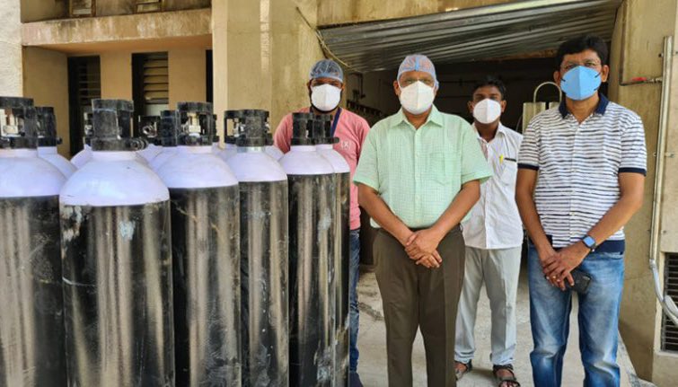 rajneeeshkumar's tweet photo. Happy to share @OfficeofUT @CMOMaharashtra : Supporting communities including in rural India with much needed oxygen supply; Batches of 47-litre O2 cylinders were delivered to Hospitals in Amravati &amp; Kolhapur district, #Maharashtra. @flipkart @PhonePe_ @WalmartInc @AUThackeray https://t.co/iKp0mD6tVt