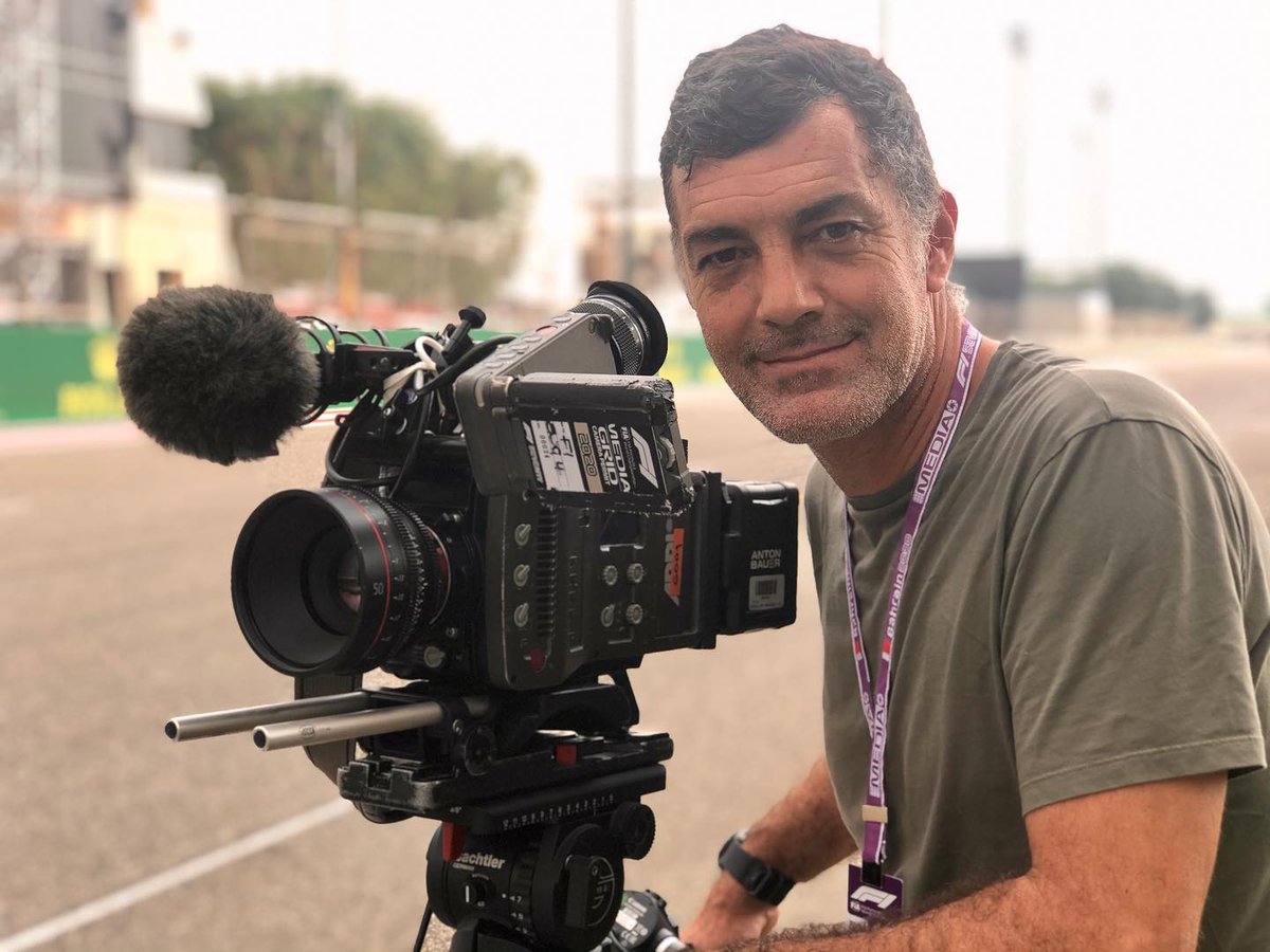 wbuxtonofficial's tweet photo. Truly devastated by the loss of our dear friend Thomas Bonnecarrere. A talented and passionate artist through whose eyes you watched racing for 30 years. More than that, though, he was a lovely man and a proud father, whose heart was filled with kindness and who exuded pure joy. https://t.co/KdmuFaCdk9