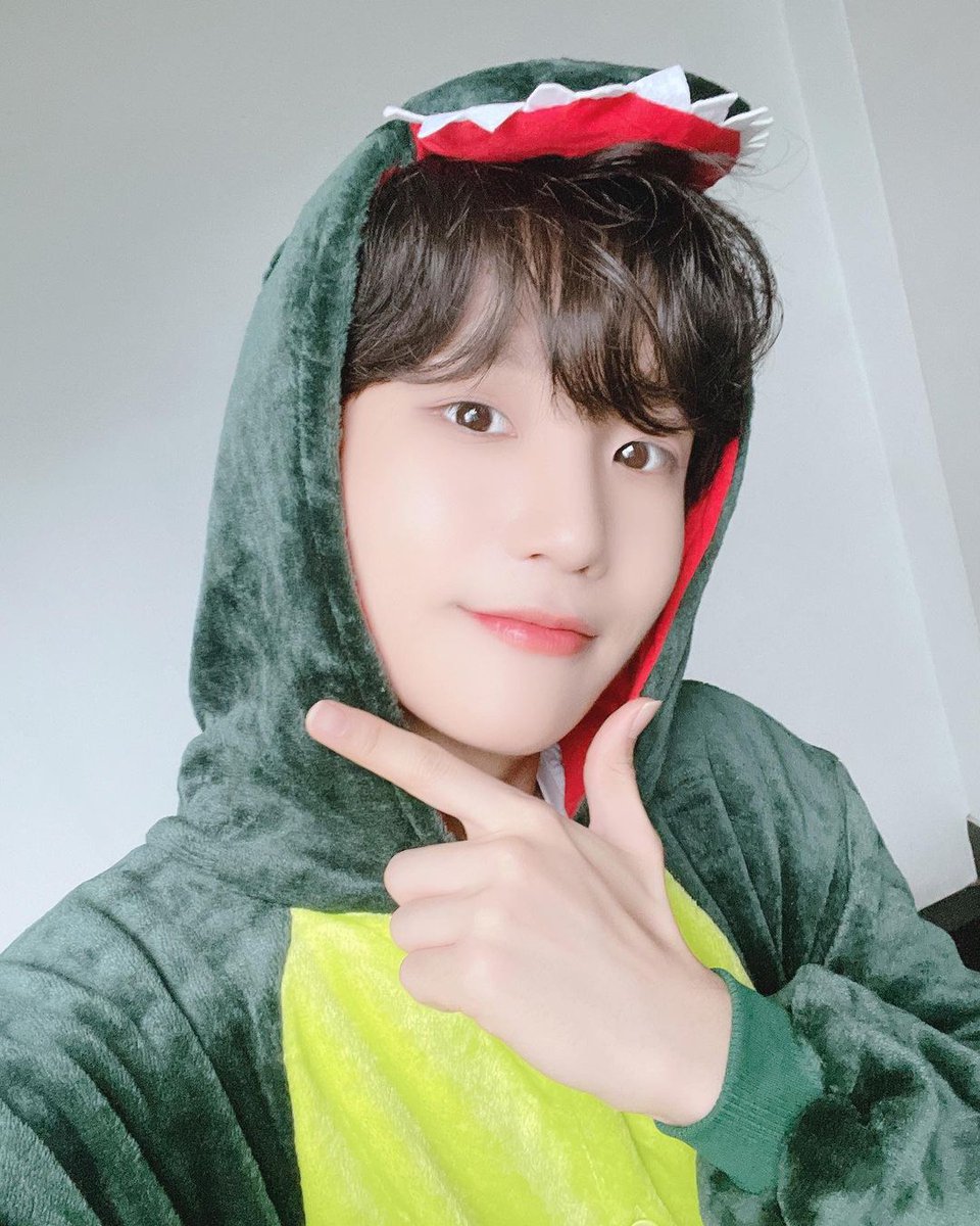 24k_romania's tweet photo. - 24/05/2021 - #IMCHAN Instagram Update

Roaarr~!🦖 

#24K #Imchan #CutieChan #24USelcaDay"

#24K #IMCHAN #투포케이 https://t.co/Pudvag37Rx