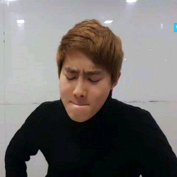 soleyditude's tweet photo. EXO COMEBACK WITH YIXING? YESSSS. A HARD SLAP FOR OT8 STAN. #LayZhang https://t.co/36S4lFfu5B