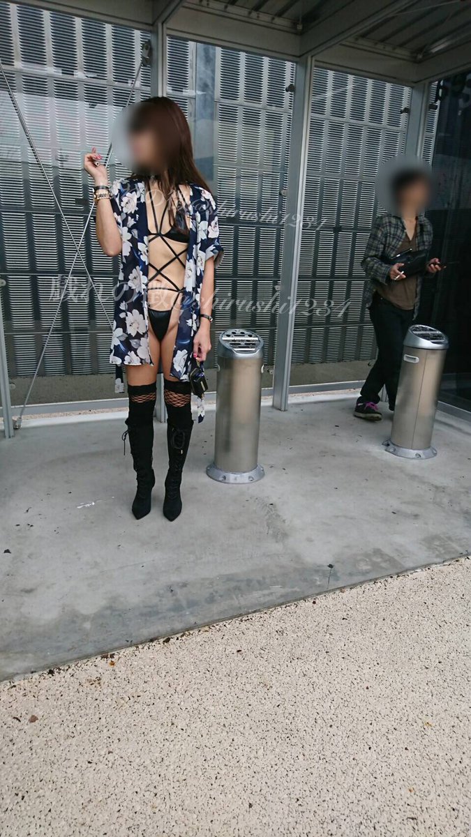 shirushi1234's tweet photo. 謎下着

#outdoorflashing  #publicflashing #露出
#人前露出 #野外露出 #upskirt #bikini #しっぽ女子 #コンビニ https://t.co/1zYHPkDBqI