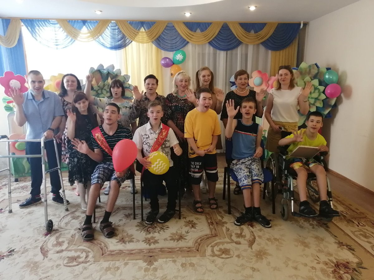 21 мая в РЦ "Виктория" с/п "Бережок" проходило мероприятия "Ура, каникулы!"🔔
По доброй традиции мы проводили ребят которые уже не придут в наш Центр.
Ура! Ура! Ура!
Ликует детвора.
Каникулы! Каникулы!
С утра и до утра.
Каникулы! Каникулы!
Ура! Ура! Ура!!! 🎉